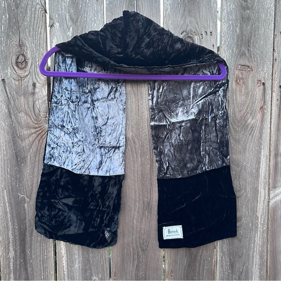 Morgan & Oates Crushed Velvet Scarf Block Color Black Green By Harrods 52”X8.5” - Picture 5 of 5